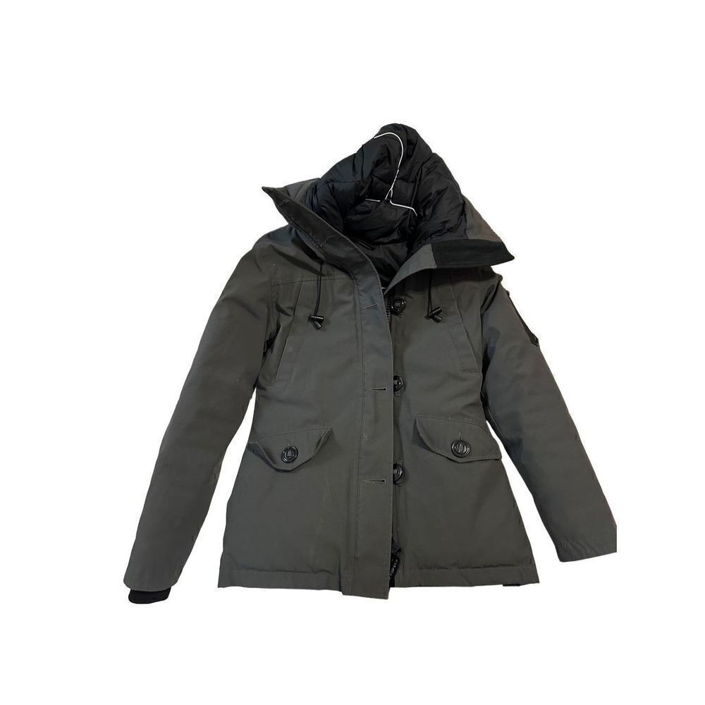 Canada goose woman down coat size XS